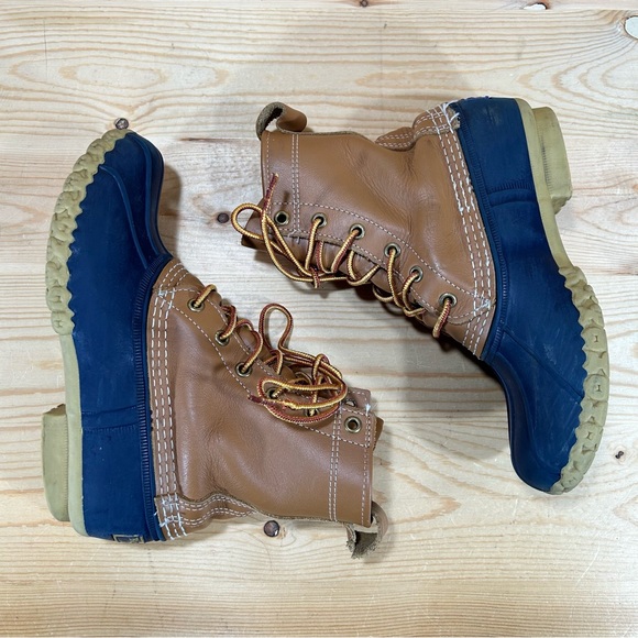 LL Bean 8" Bean Boots Duck Boots Leather
6 eye
USA
Women's 6 M
Navy Tan - Picture 7 of 8